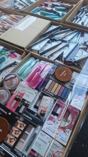 Cosmetics pallet available - Image 2