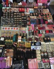 Everyone Cosmetic Make up pallet - Image 3