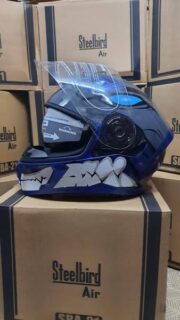 Helmet available - Image 4