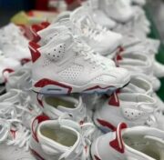 Jordan Shoes Pallet - Image 2