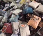 Mix T-shirt and Jeans - Image 5