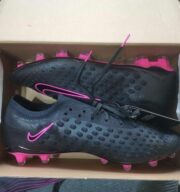 Soccer cleats pallet - Image 4