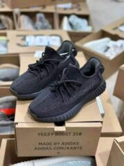 Yeezy shoes Pallet - Image 2
