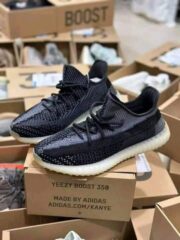 Yeezy shoes Pallet - Image 5